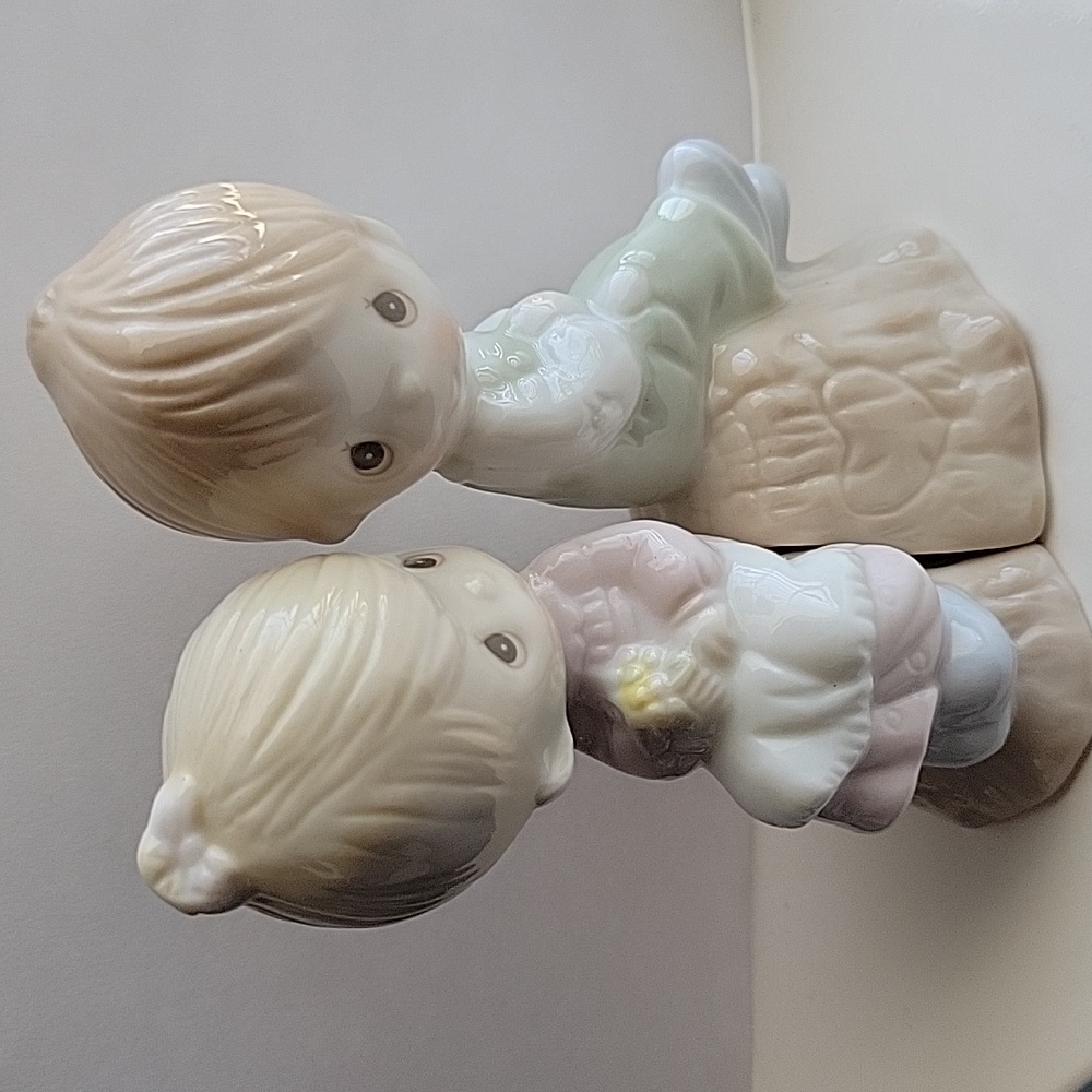 Precious Moments Salt and Pepper Shakers - Girl and Boy on Stump